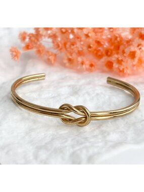Double Knotted Gold Toned Vintage Cuf Bracelet Bracelet